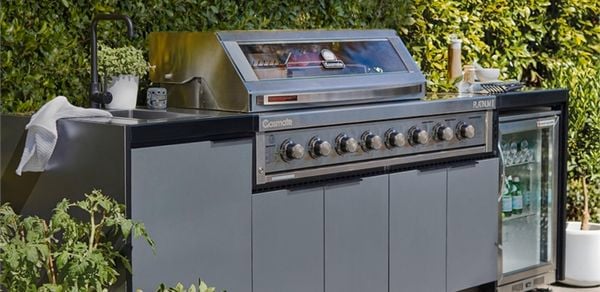 Gasmate-Platinum-III-Built-In-BBQ_Lifestyle