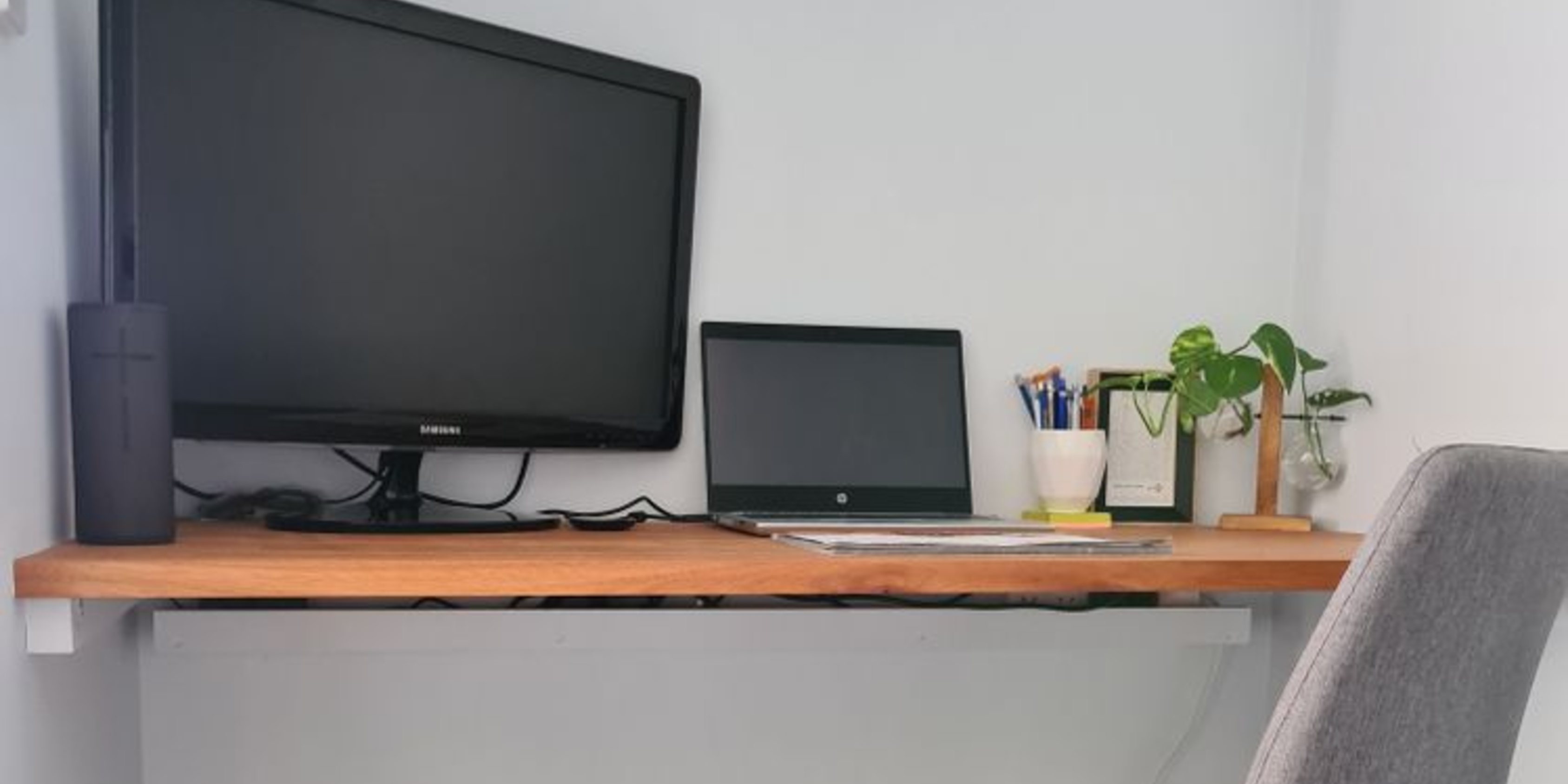 Bunnings floating deals desk