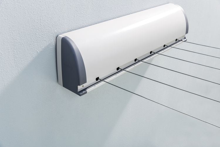 Wall mounted retractable clothesline