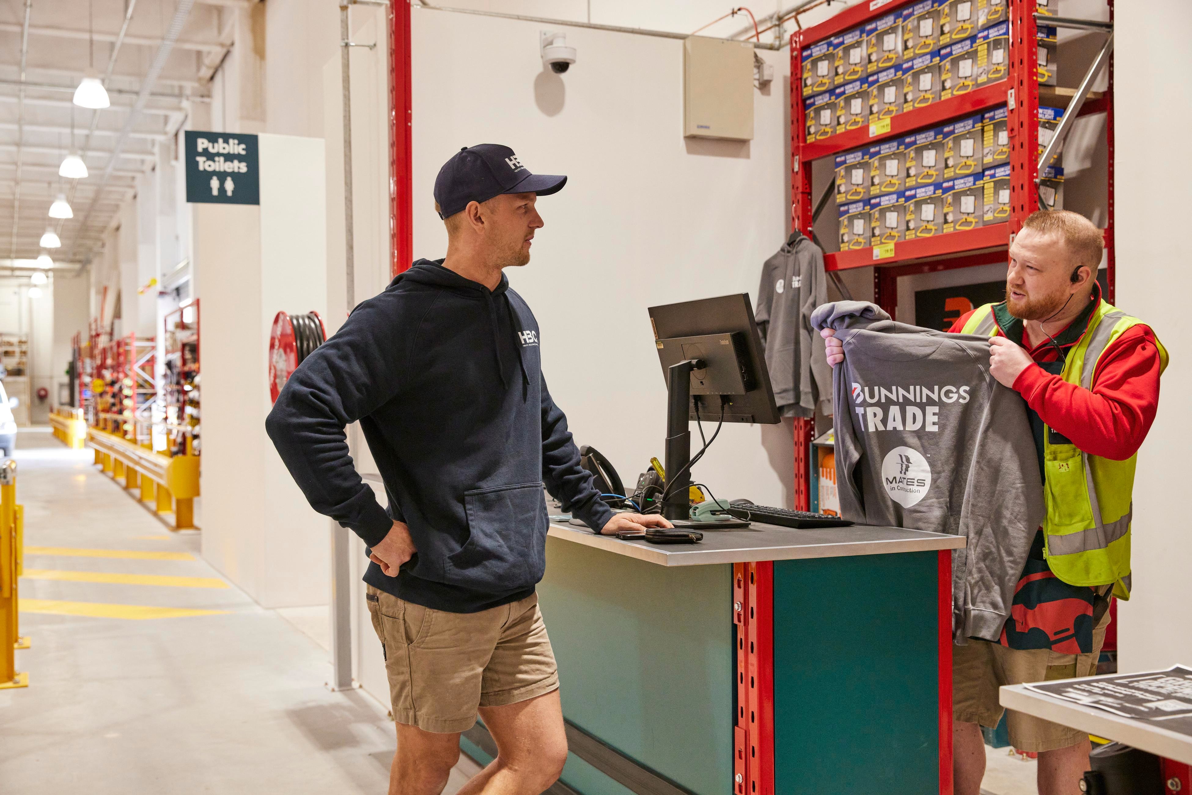 Bunnings store trade hoodie