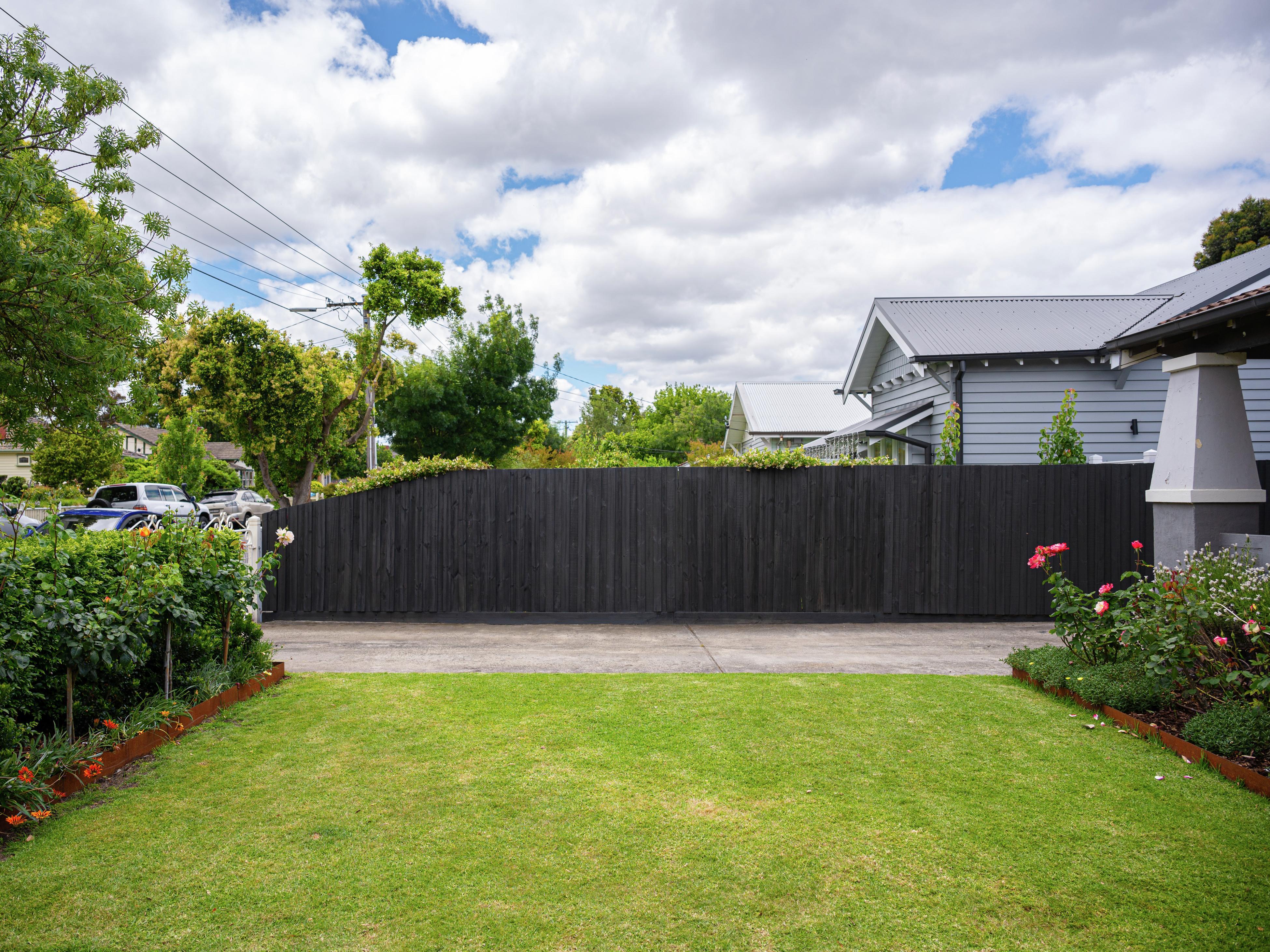 How To Spray Paint A Fence Bunnings Australia