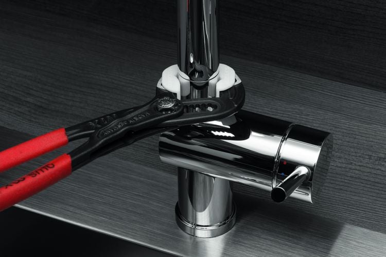 Handheld clamp tightening stainless steel tap fitting