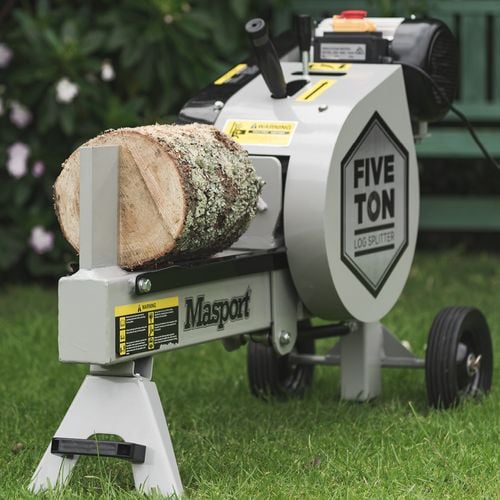 Log sitting in log splitter