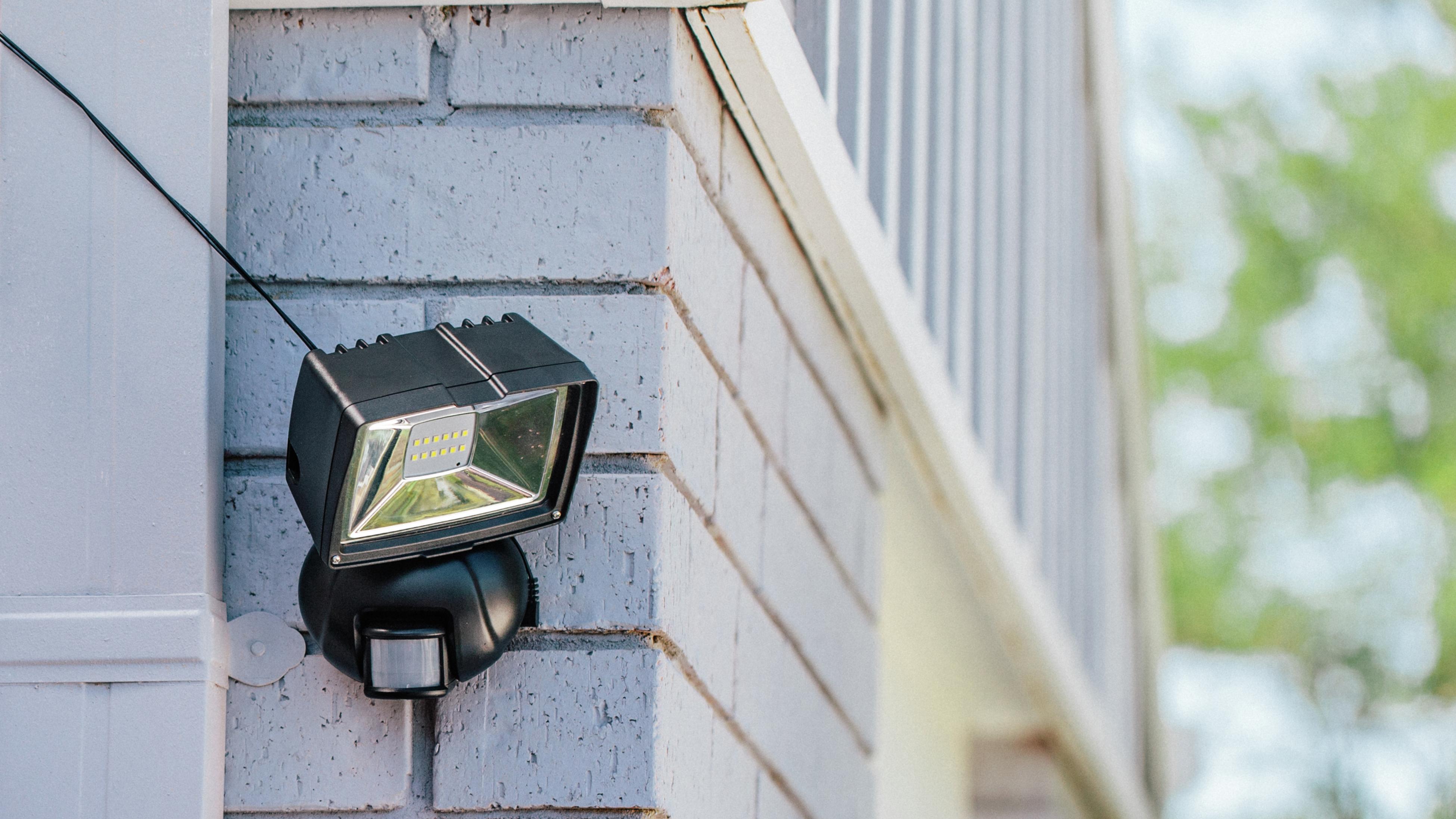 Solar powered motion sensor store led flood light bunnings