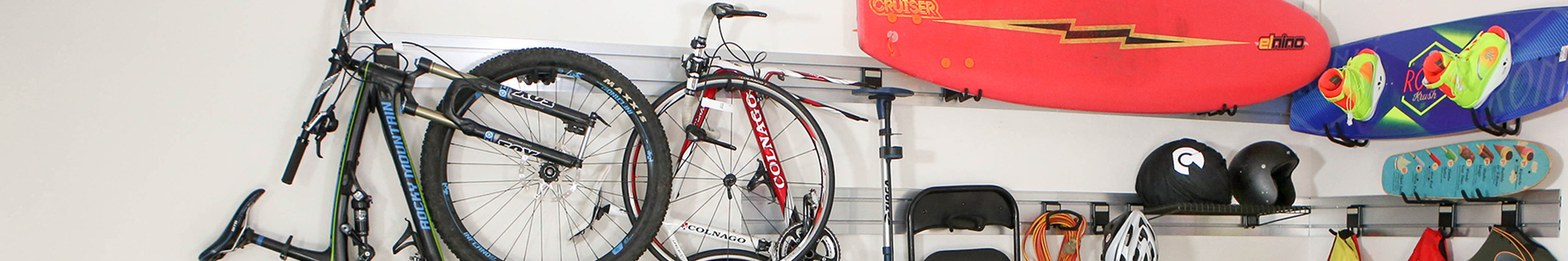 Background banner image displaying StorEase product.