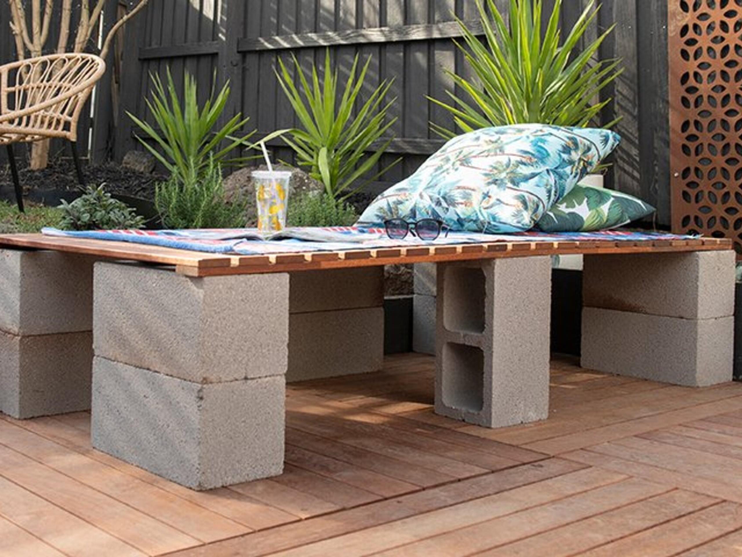 Genius Ways People Are Using Cinder Blocks in Their Backyards - How to Use Cinder  Blocks In Your Backyard