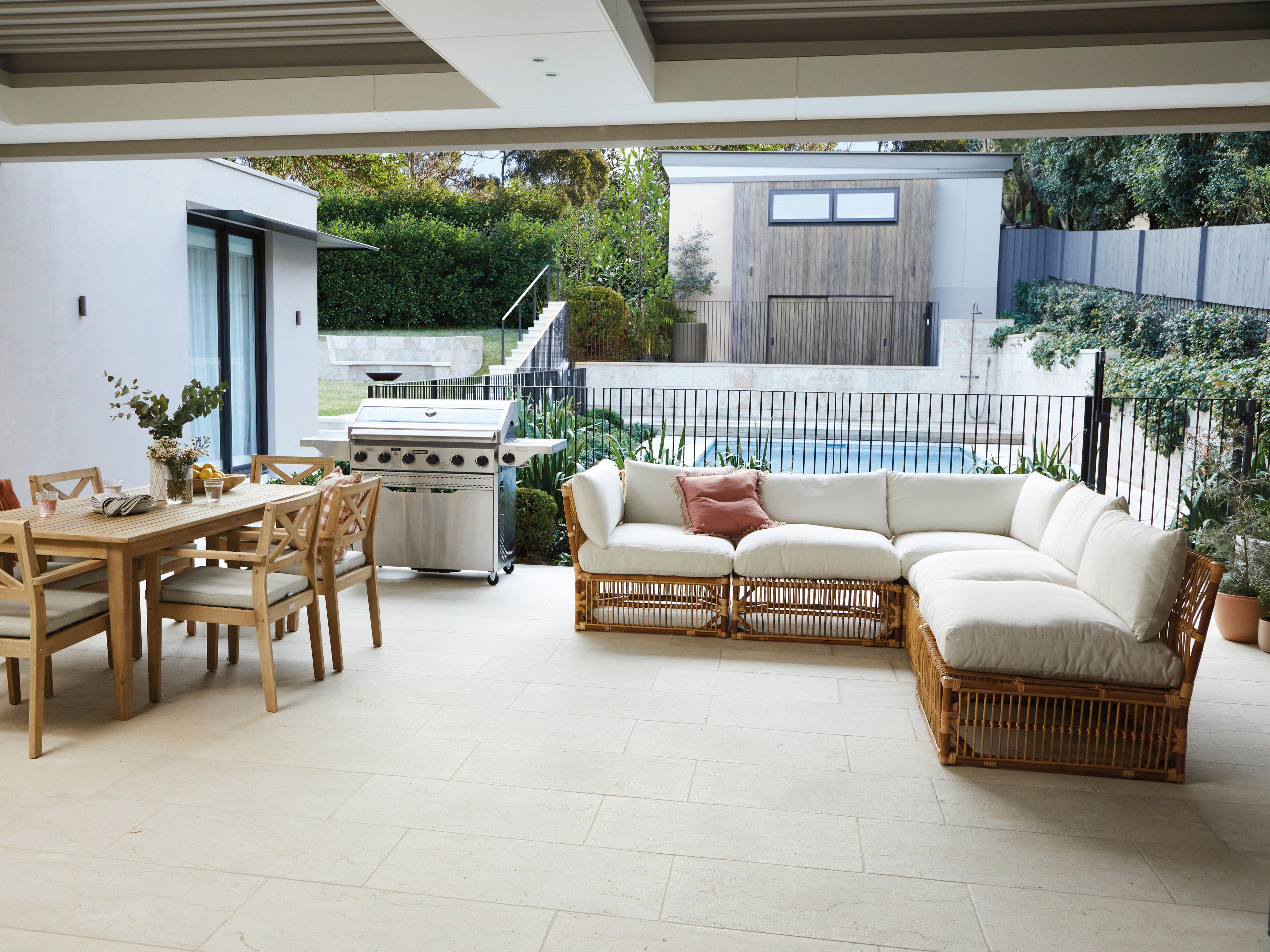 Bunnings round deals outdoor table