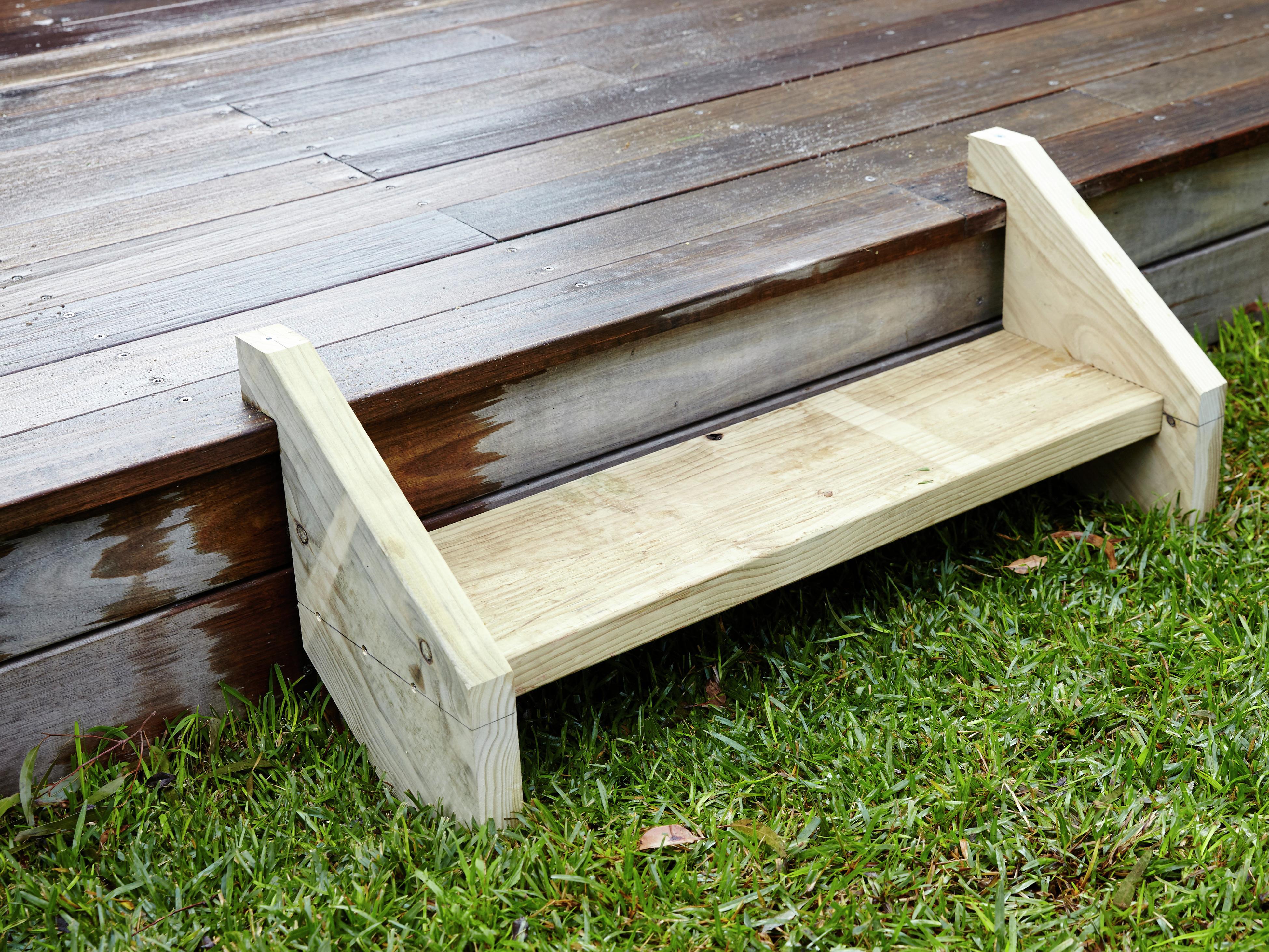 How to Build Outdoor Wood Steps