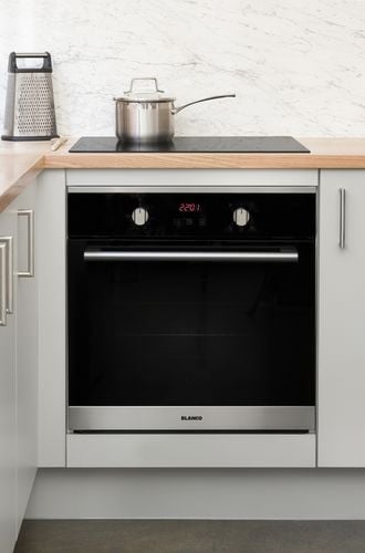 Oven and induction cook top with pot