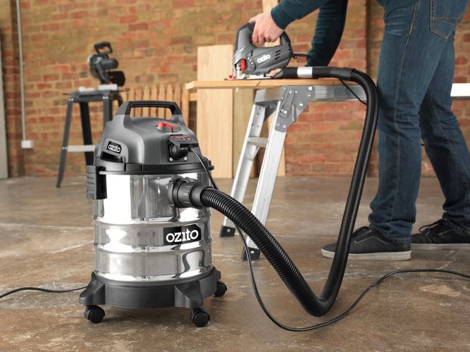 Ozito corded vacuum - vacuum connected to reciprocating saw