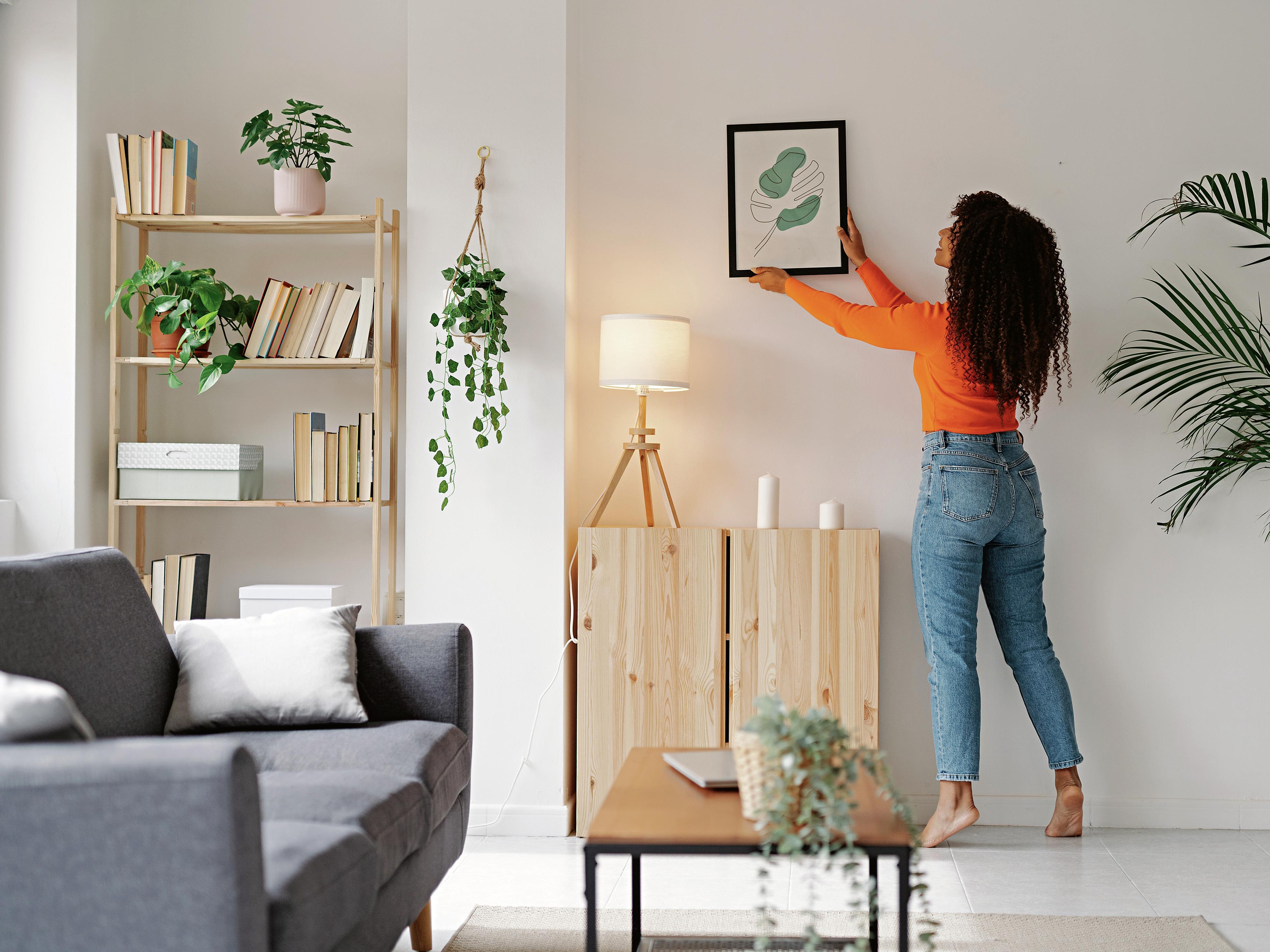 How to Hang a Picture Perfectly Every Time - Bunnings Australia