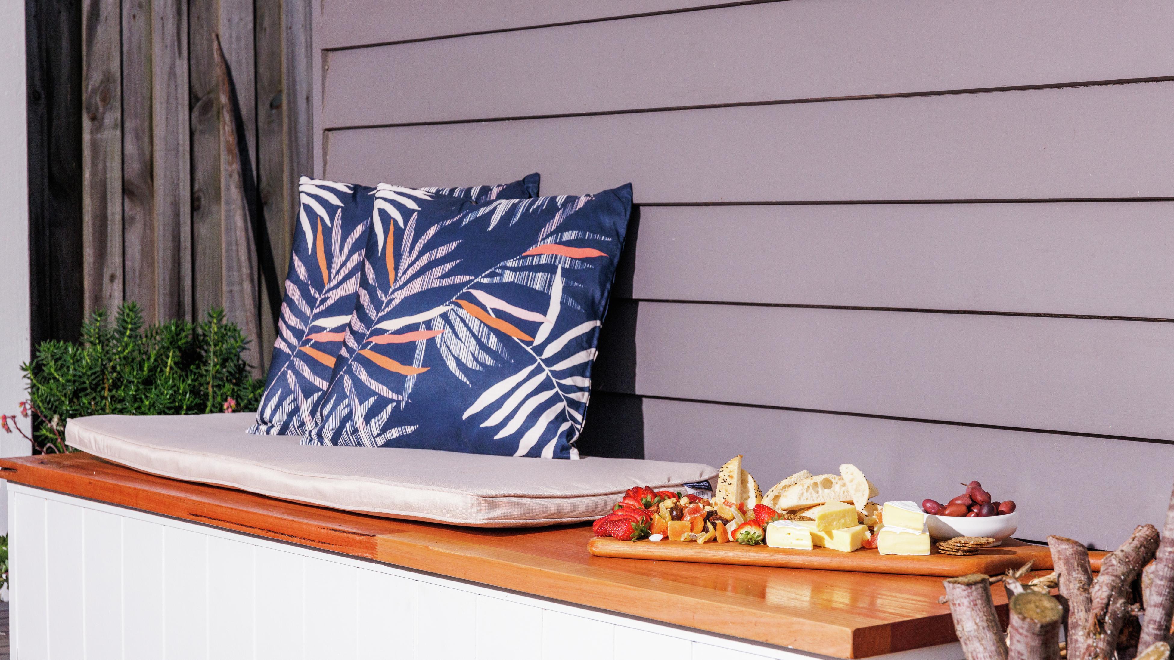 How To Build An Outdoor Storage Bench Seat Bunnings Australia