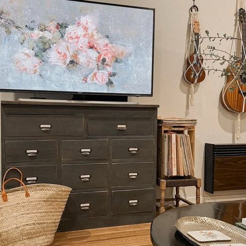 TV unit painted by Rust-Oleum Chalked Ultra Matt Charcoal.