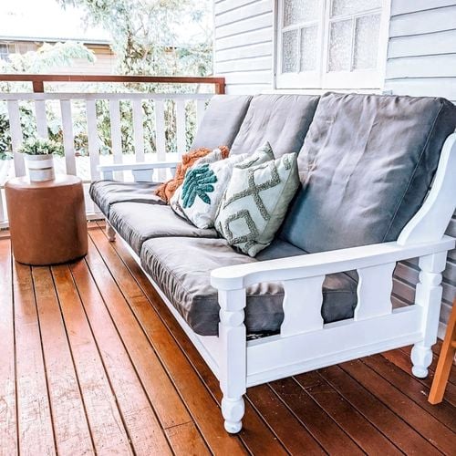 Transformed bench by Rust-Oleum Chalked Ultra Matt Paint Linen White.