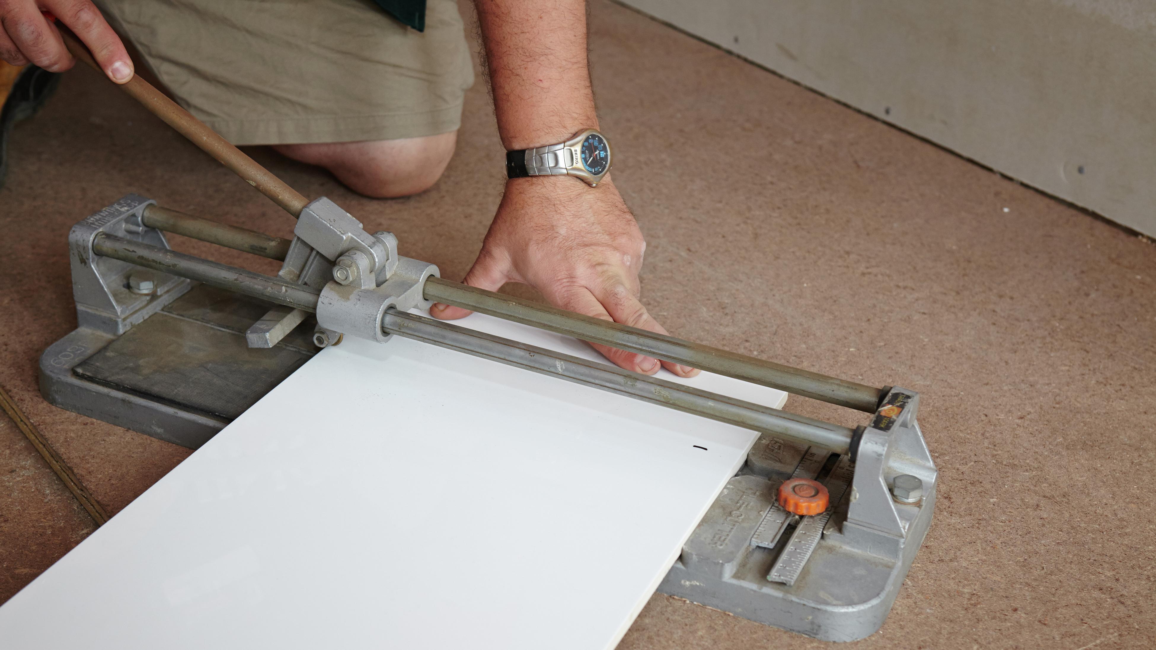 Cutting tiles straight with deals angle grinder