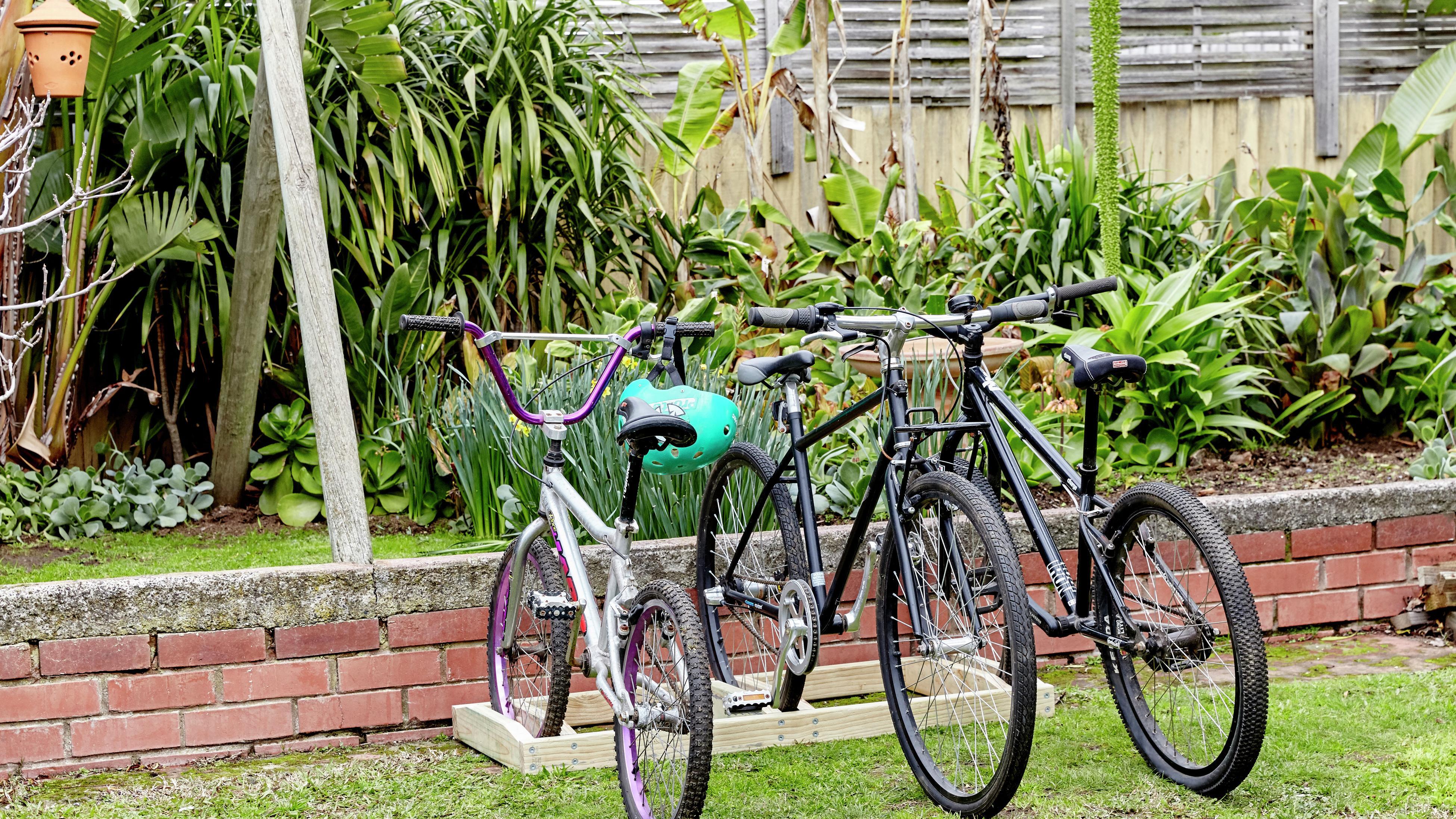 Hanging bike 2024 rack bunnings