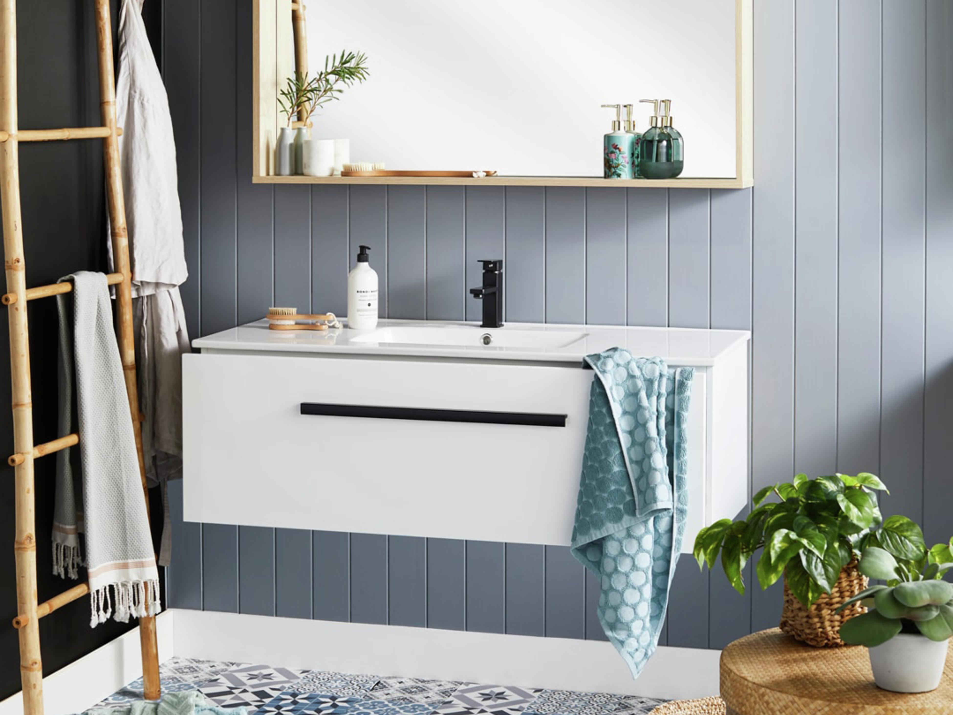 Bathroom Décor - Shower Curtains & Scales - Bunnings Australia