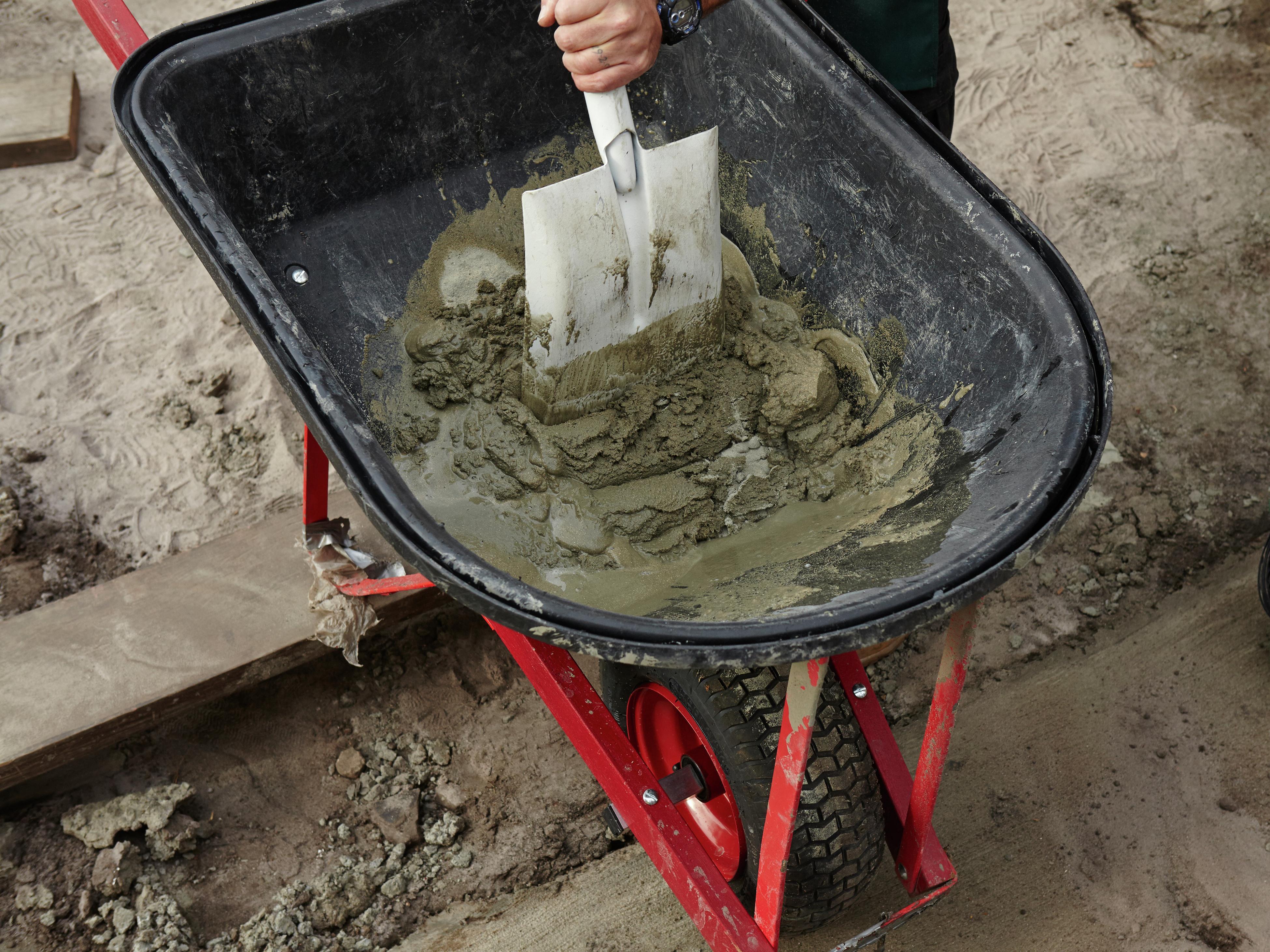 How To Mix Mortar D.I.Y. Advice Bunnings Australia