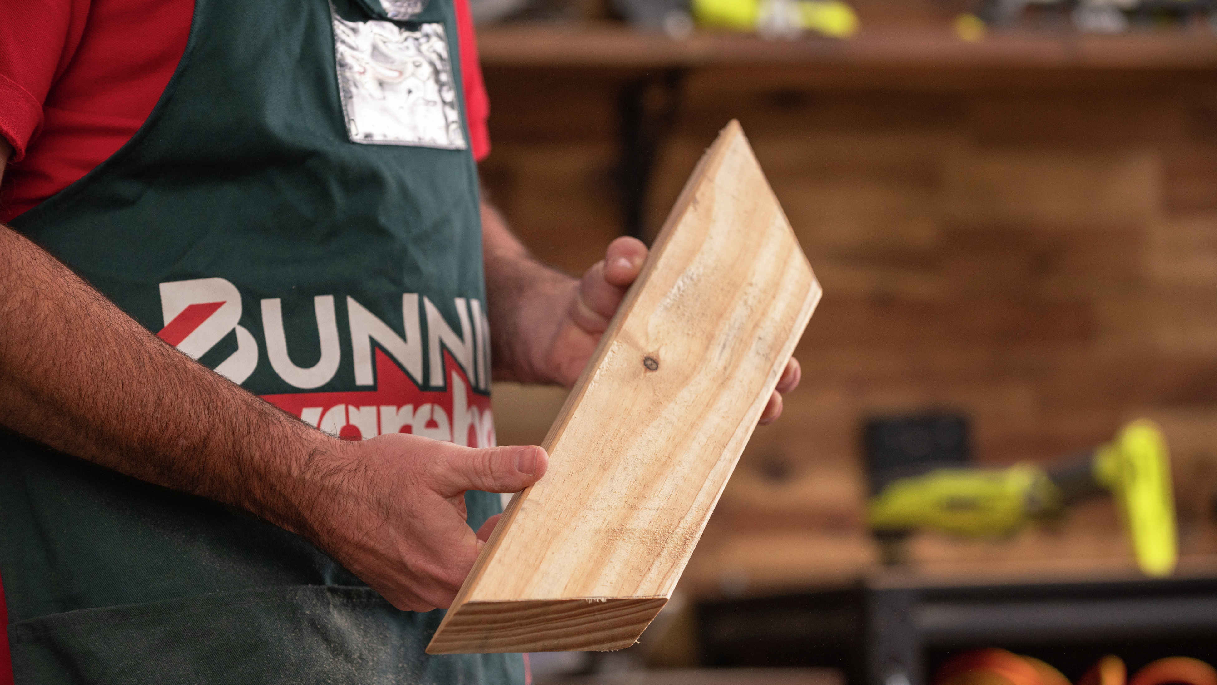 How To Make A D.I.Y. Resin Picnic Table - Bunnings Australia