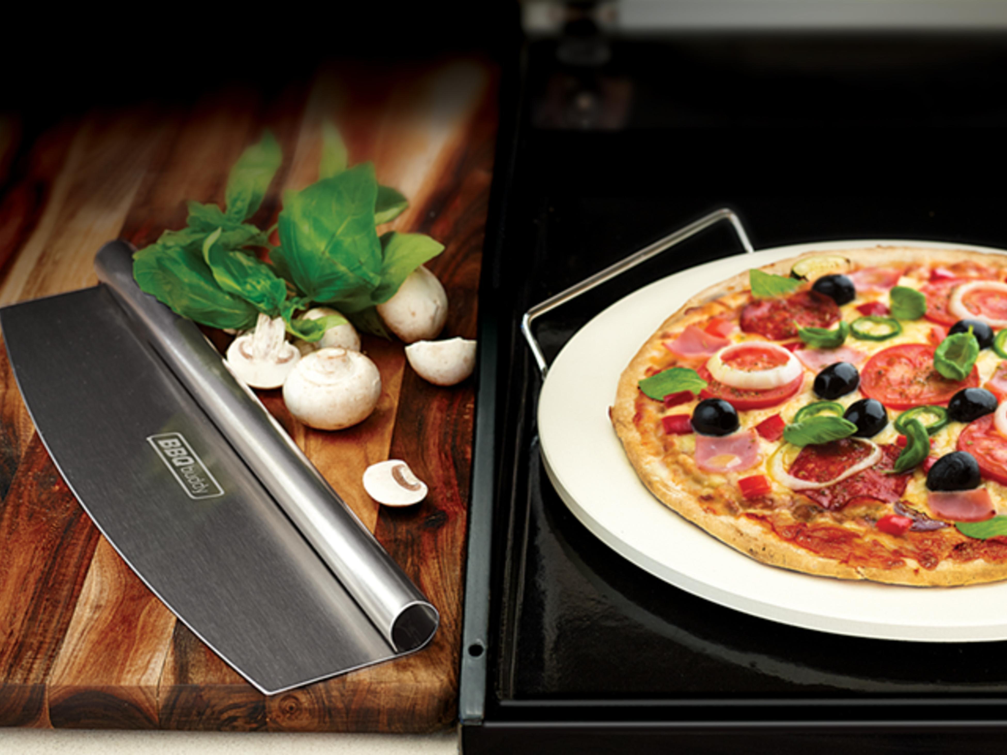 Pizza stone outlet for gas grill