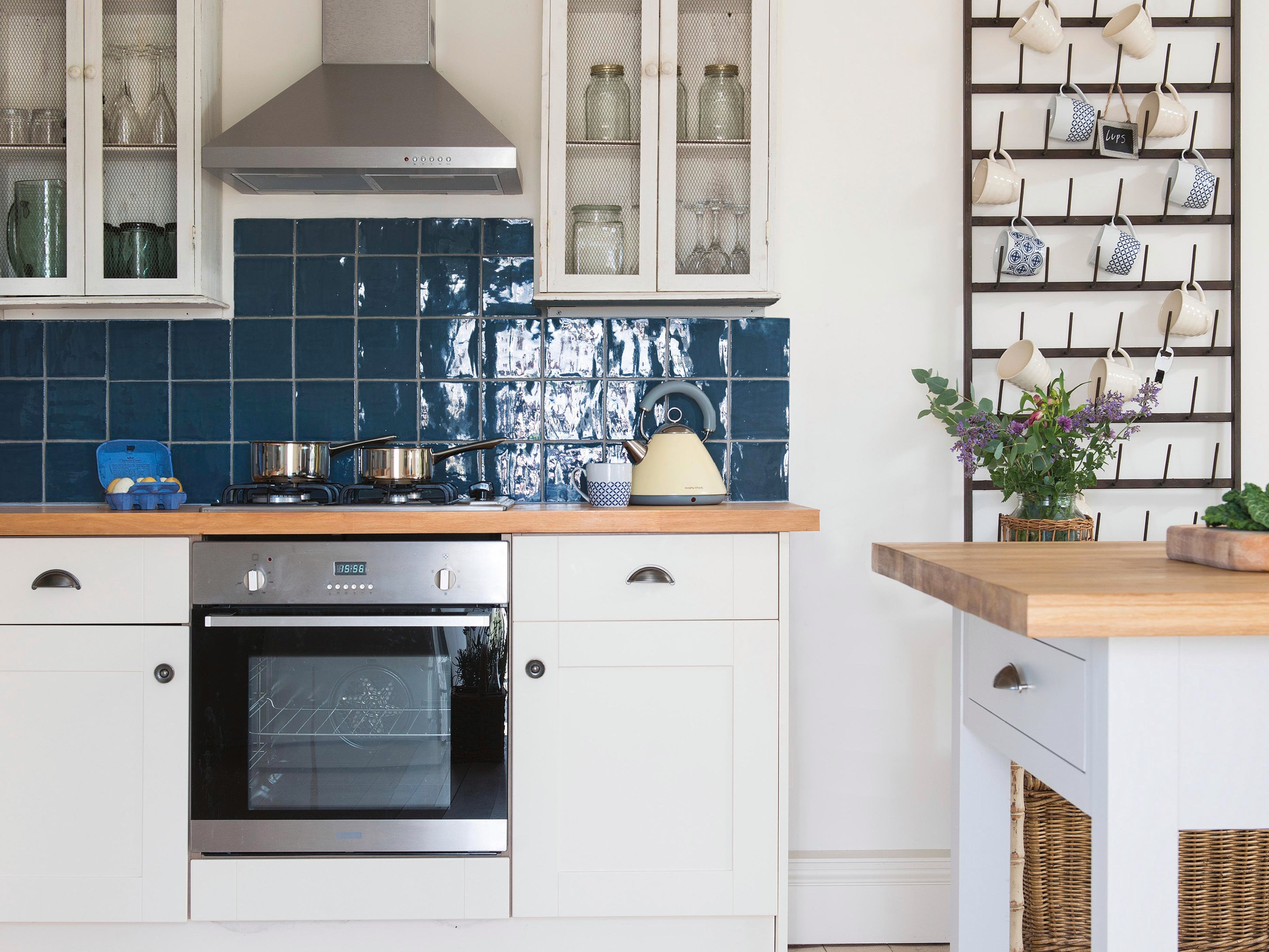 How To Choose The Right Kitchen Flooring - Bunnings Australia