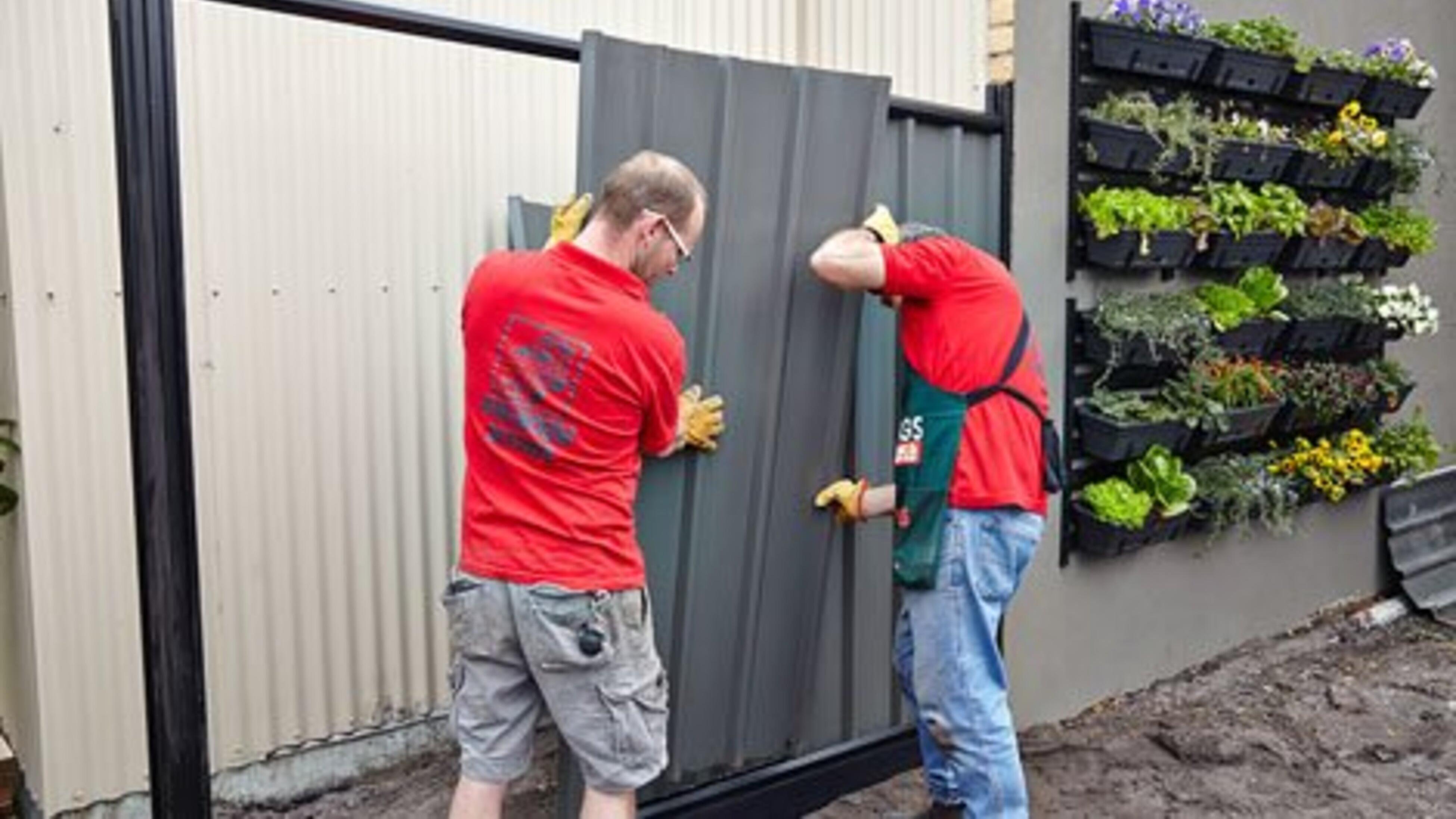 How To Install An Outdoor Screen Panel DIY At Bunnings