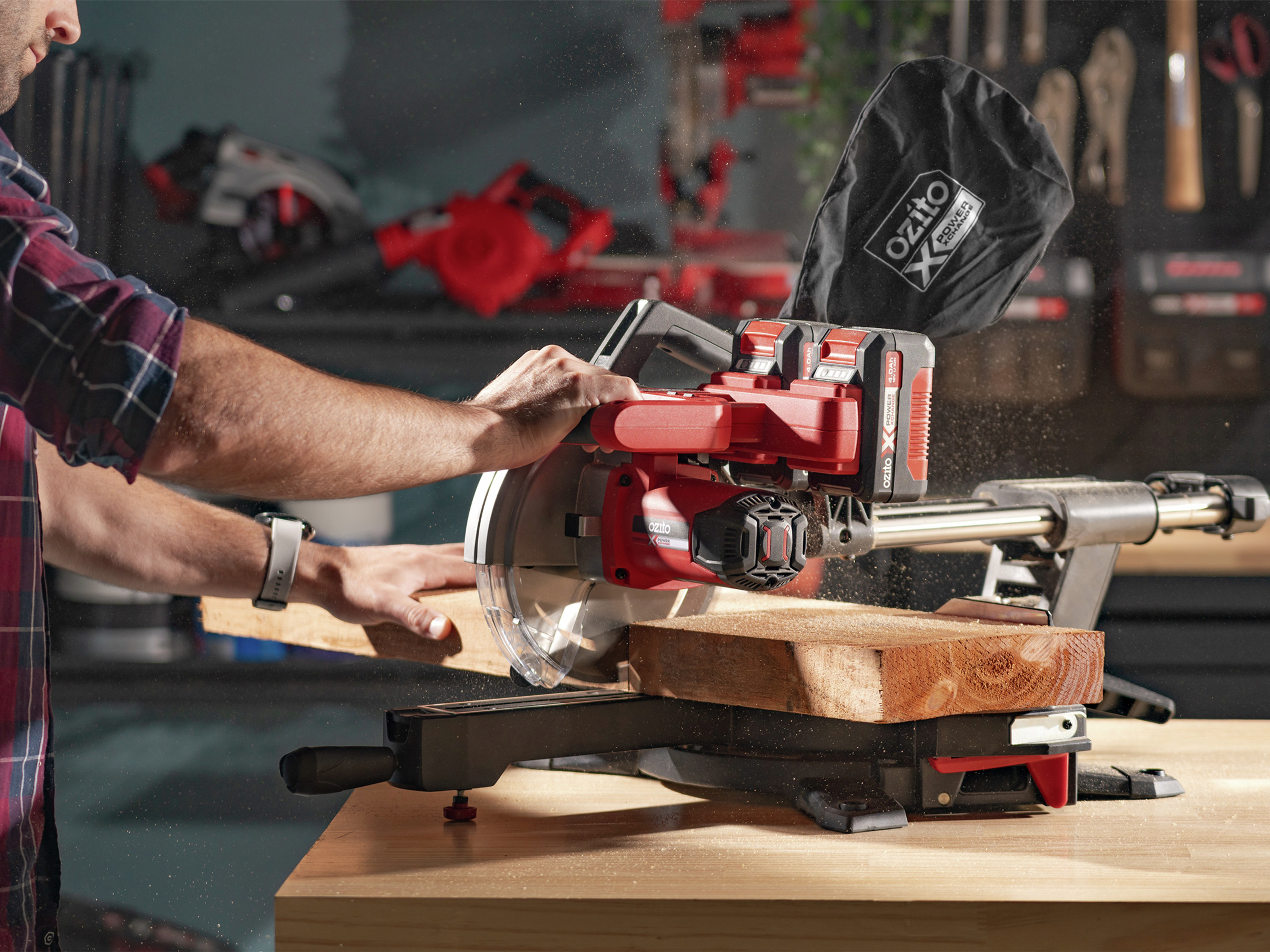 Ozito mitre deals saw stand bunnings