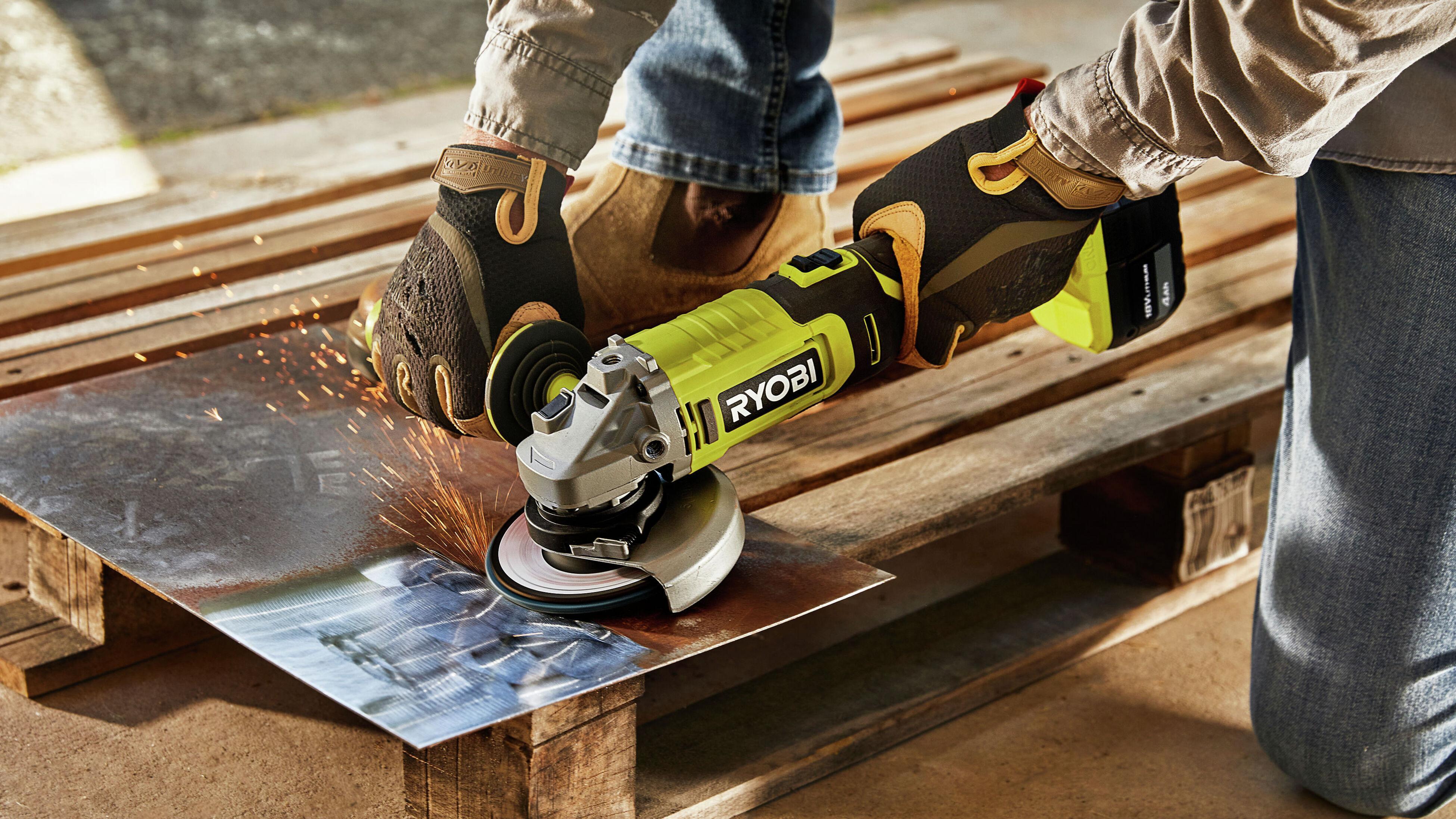 Ryobi 18V Speed Saw Rotary Cutter (Model P531) Review and Demo 