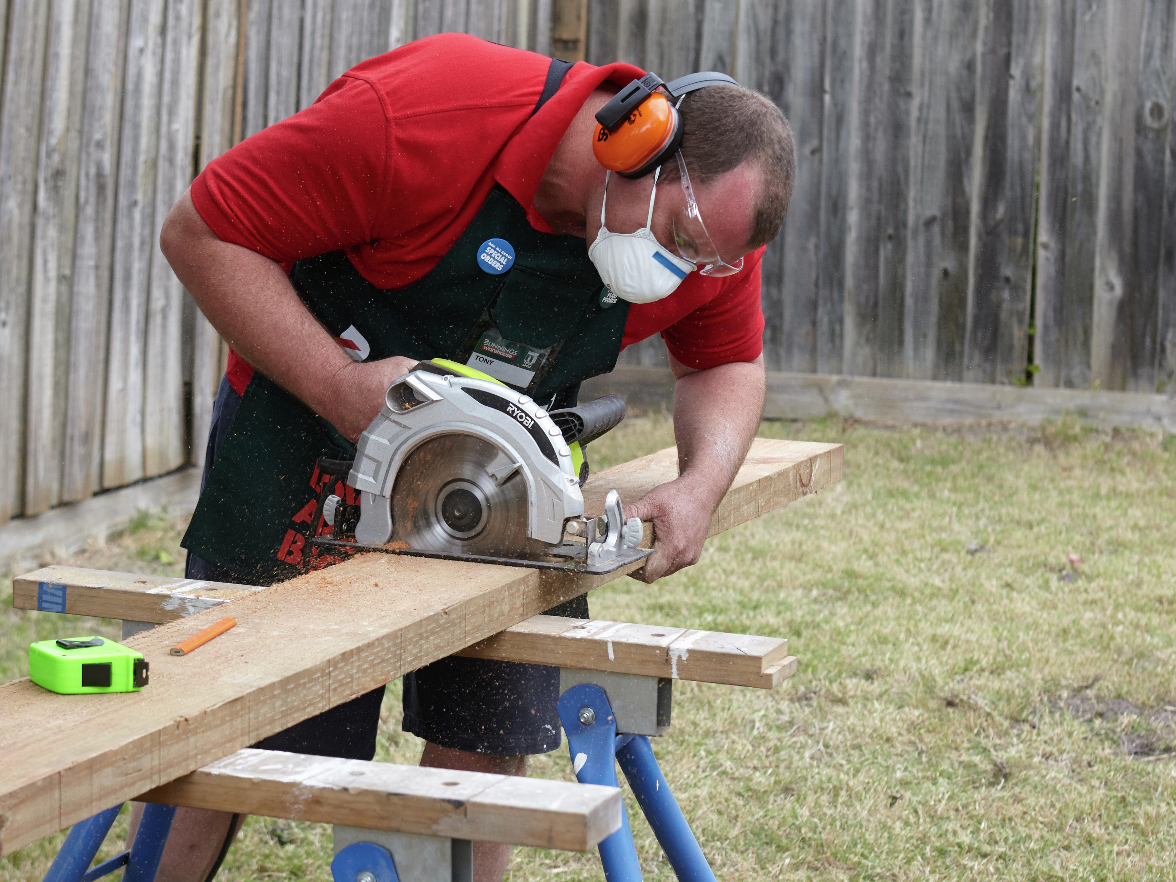 Bunnings ryobi best sale mitre saw