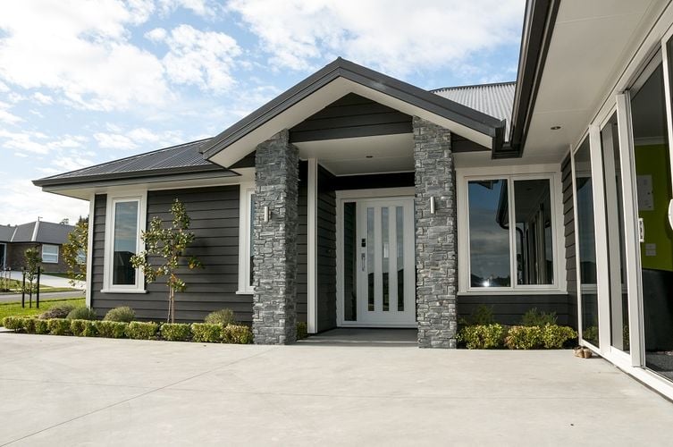 Front carpark to home entering onto front door