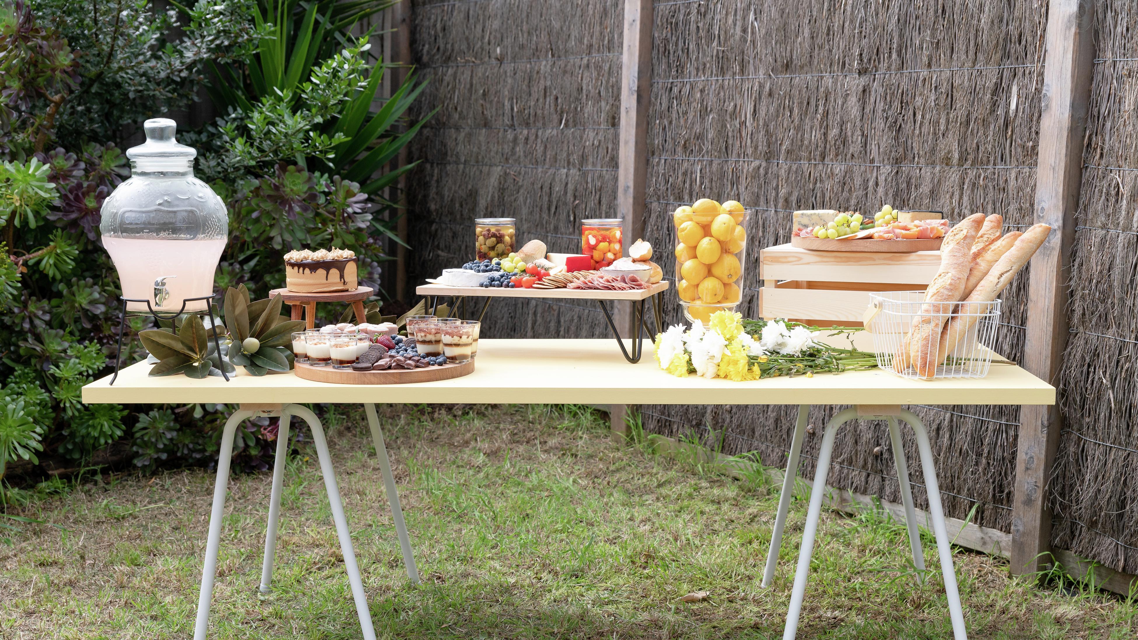 Plastic outdoor deals table bunnings