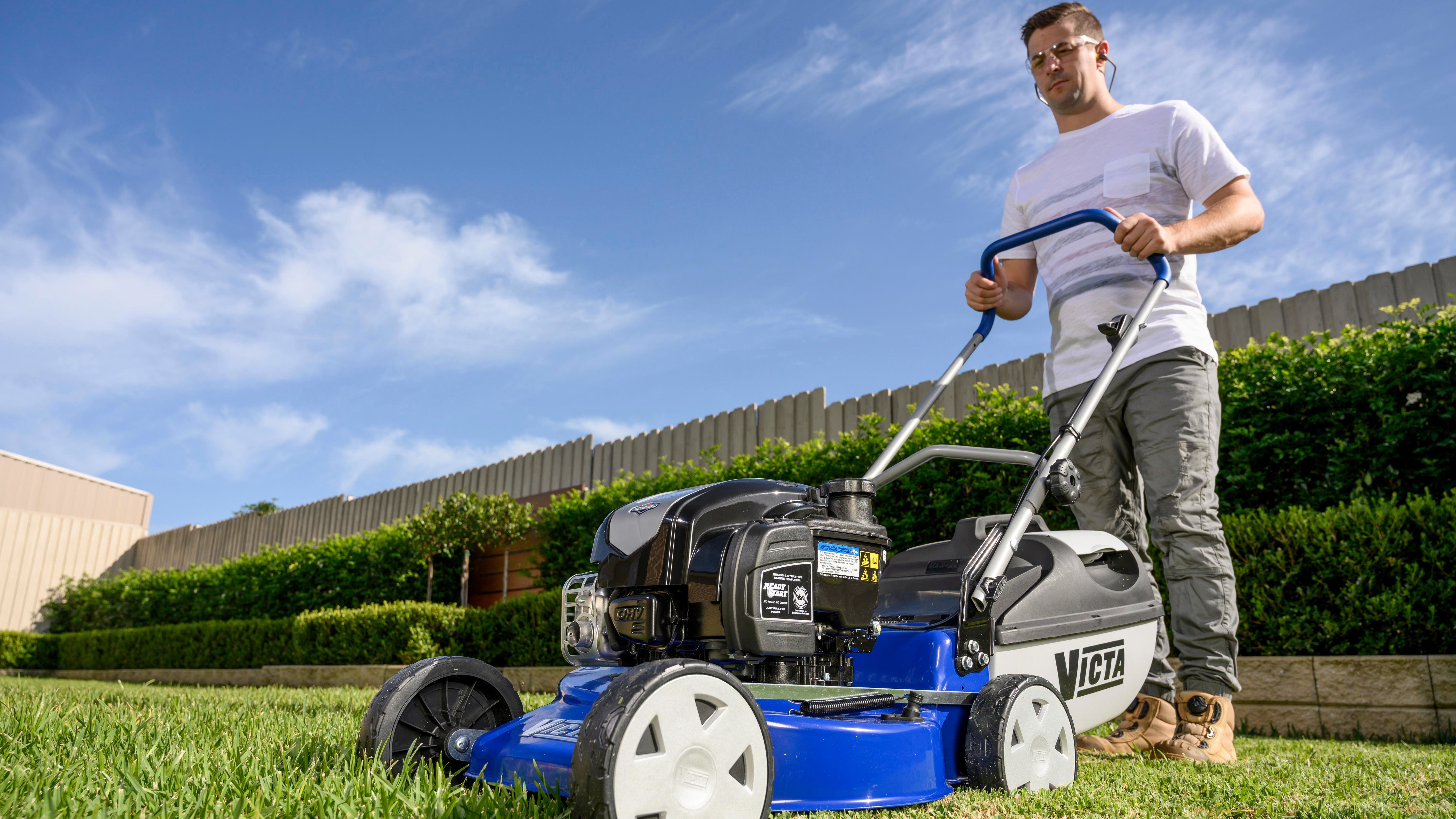 Child size best sale real lawn mower