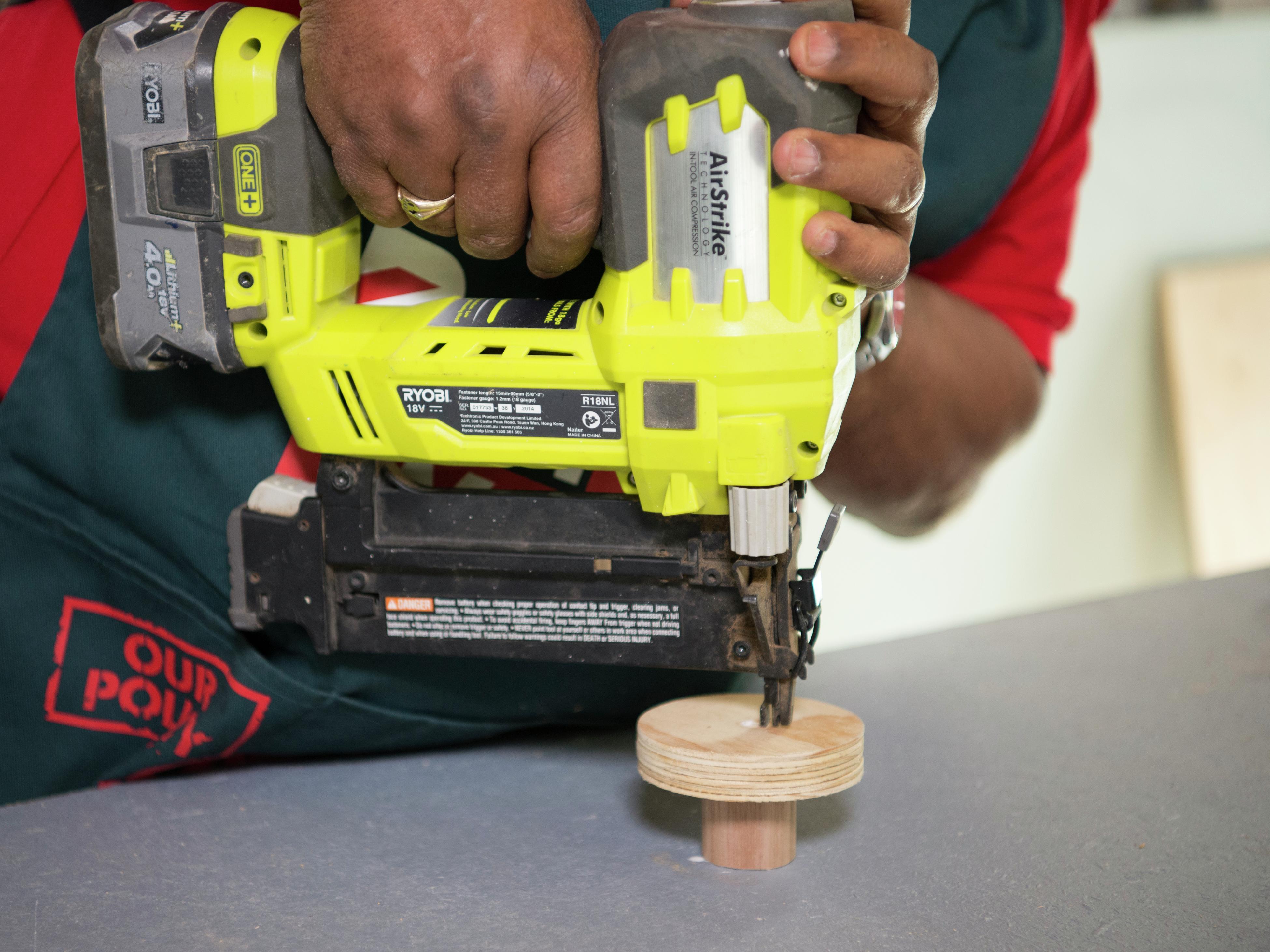 Ryobi staple gun online bunnings