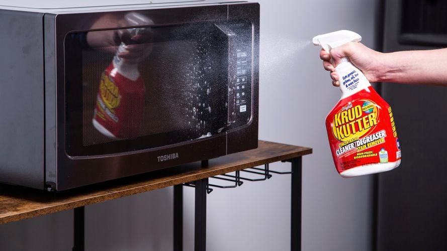 Zap away microwave mess with our powerful cleaner and degreaser – a quick spritz for a sparkling, spotless shine!